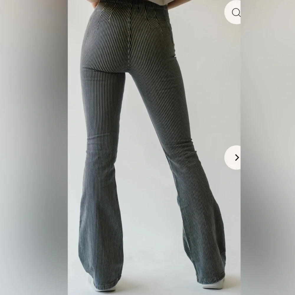Free People Jayde Railroad Flare Jean in Train Car Stripe Front Pockets Size 29 - Picture 4 of 15